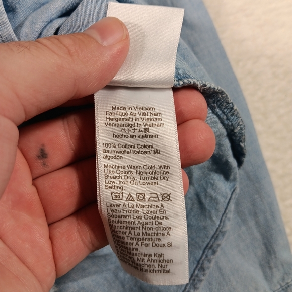 J Crew Shirt Mens Large Blue Chambray Long Sleeve Button Up Office Casual - Picture 3 of 9